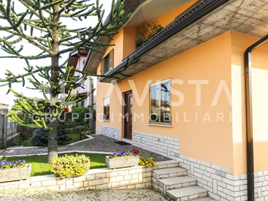 Immagine 1 di Villa in vendita  in Via Venti Settembre a Bedizzole