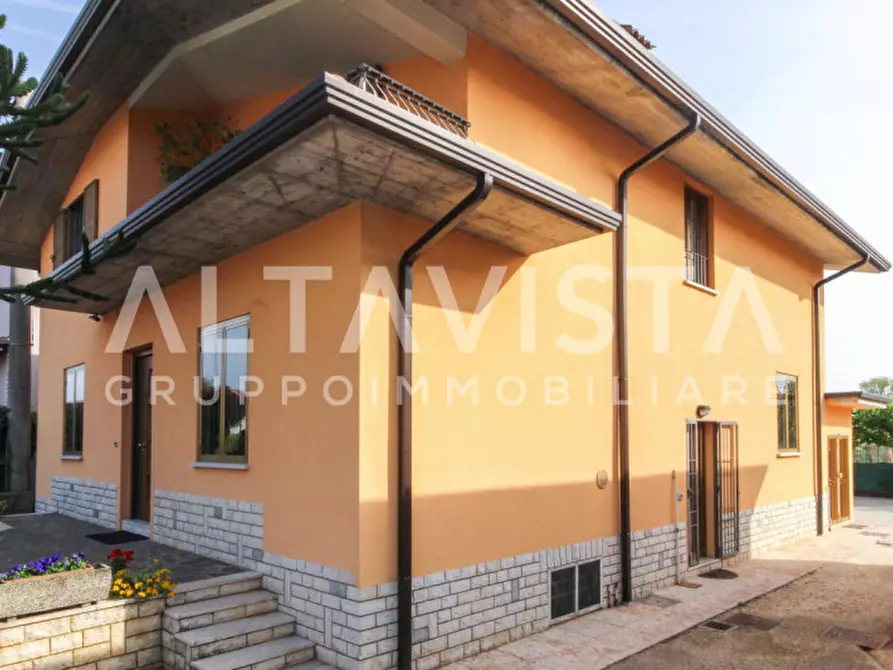 Immagine 3 di Villa in vendita  in Via Venti Settembre a Bedizzole