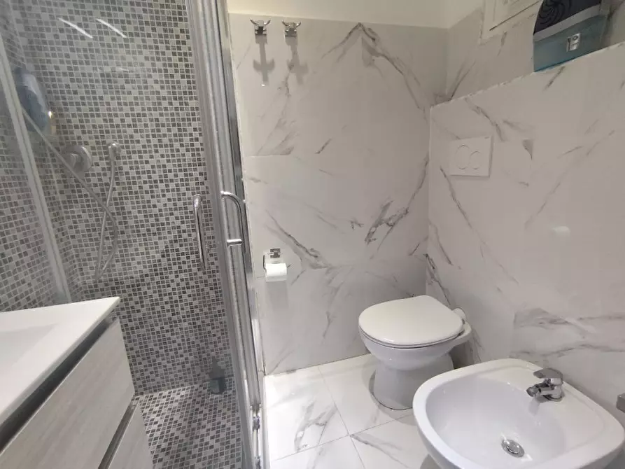 Immagine 10 di Appartamento in vendita  in Viale Milano a Rapallo