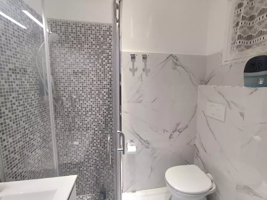 Immagine 11 di Appartamento in vendita  in Viale Milano a Rapallo