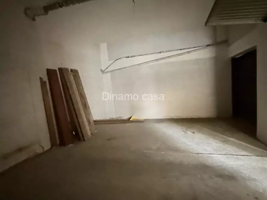 Immagine 2 di Garage in affitto  in Via Adriano Zarini a Prato