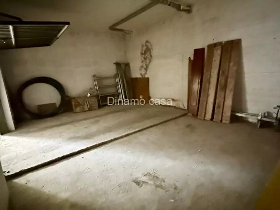 Immagine 8 di Garage in affitto  in Via Adriano Zarini a Prato