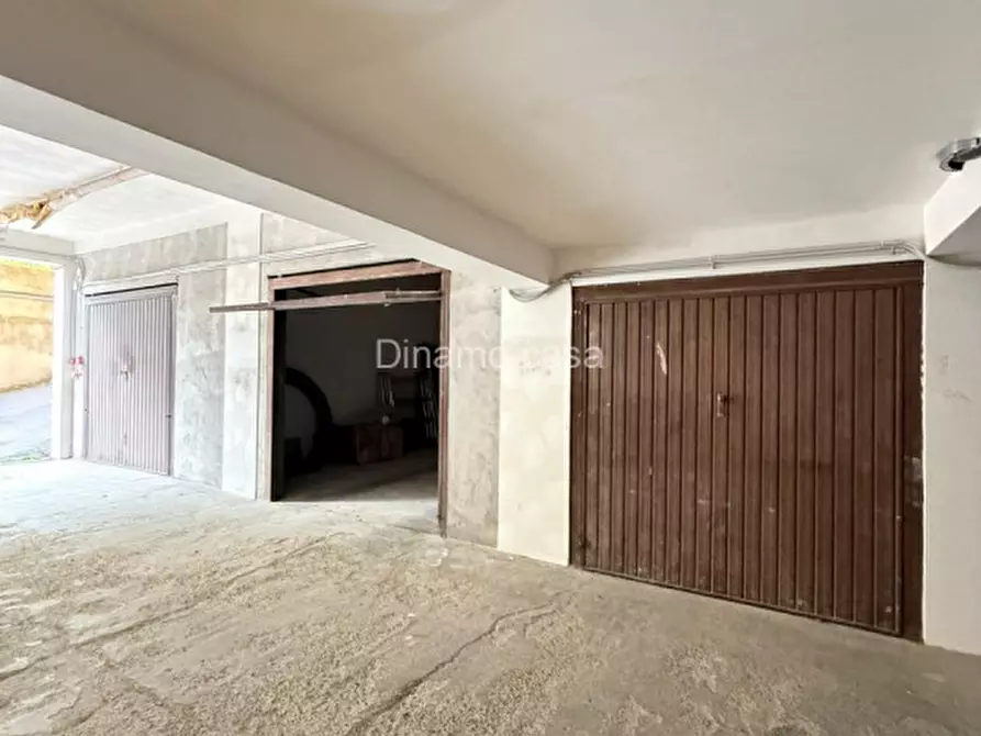 Immagine 9 di Garage in affitto  in Via Adriano Zarini a Prato