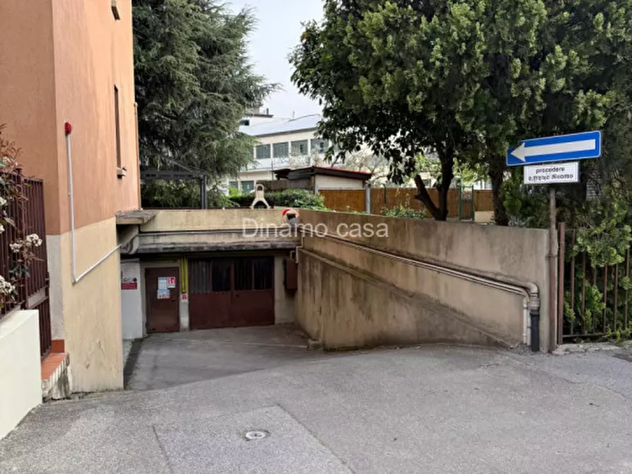 Immagine 16 di Garage in affitto  in Via Adriano Zarini a Prato