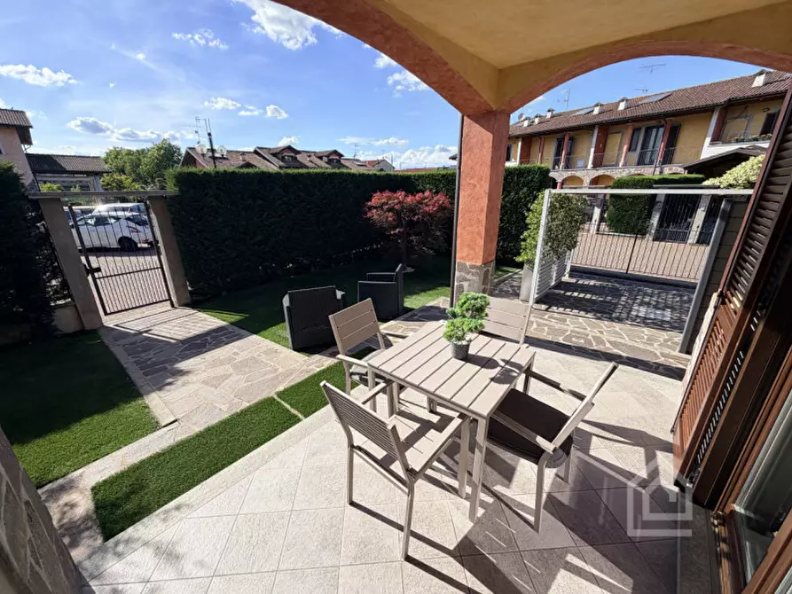 Immagine 4 di Villa in vendita  in Via Maestra 37 H a Chivasso