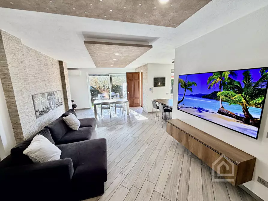 Immagine 7 di Villa in vendita  in Via Maestra 37 H a Chivasso