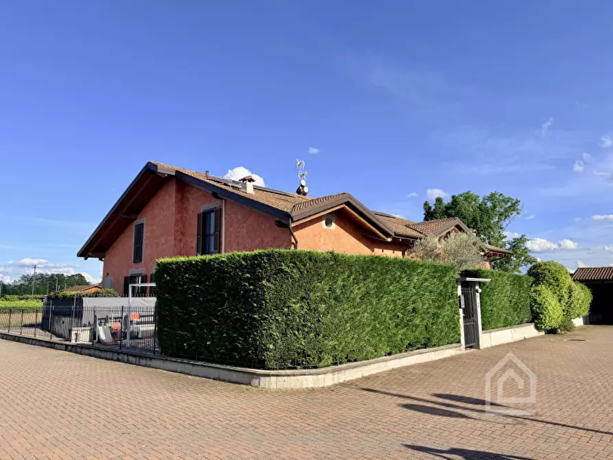 Immagine 42 di Villa in vendita  in Via Maestra 37 H a Chivasso