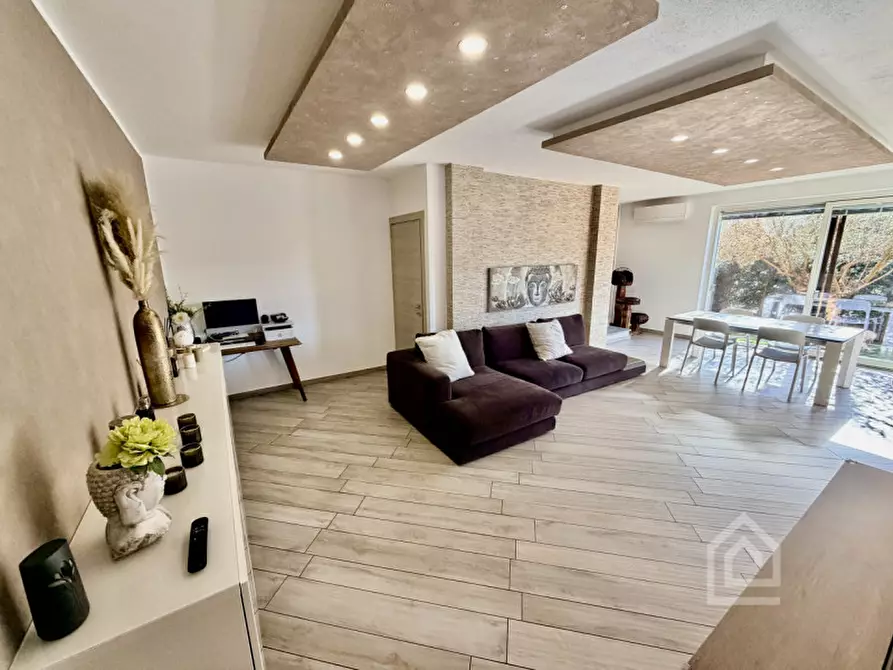 Immagine 43 di Villa in vendita  in Via Maestra 37 H a Chivasso