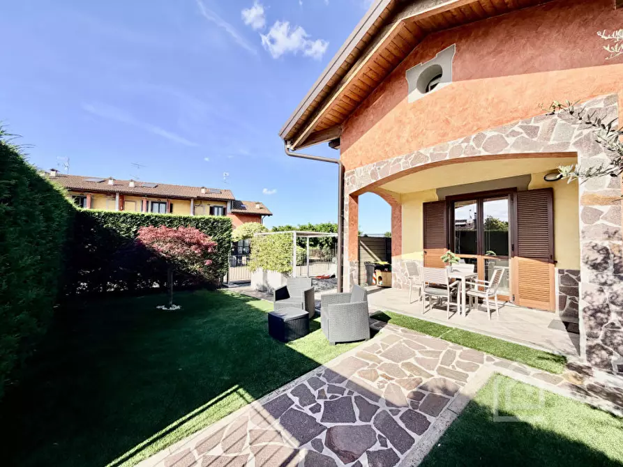 Immagine 44 di Villa in vendita  in Via Maestra 37 H a Chivasso