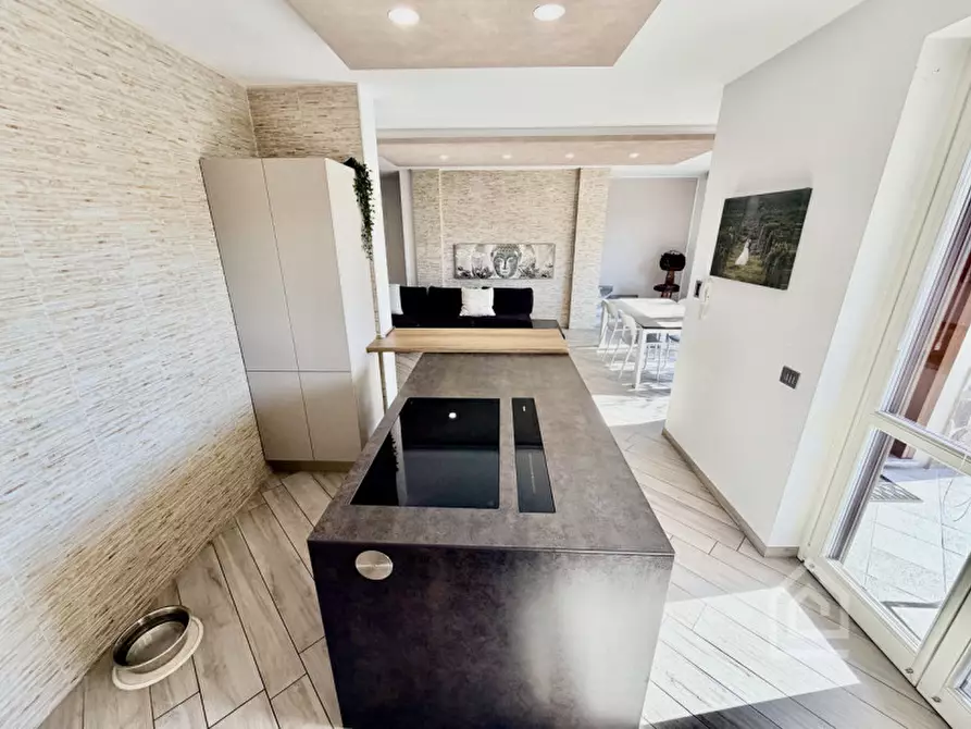 Immagine 49 di Villa in vendita  in Via Maestra 37 H a Chivasso