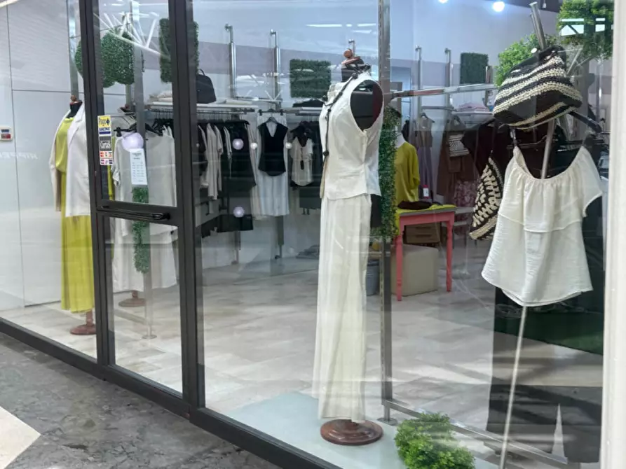 Immagine 4 di Negozio in vendita  in Via dell'Industria a Bussolengo