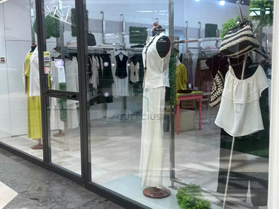 Immagine 4 di Negozio in vendita  in Via dell'Industria a Bussolengo