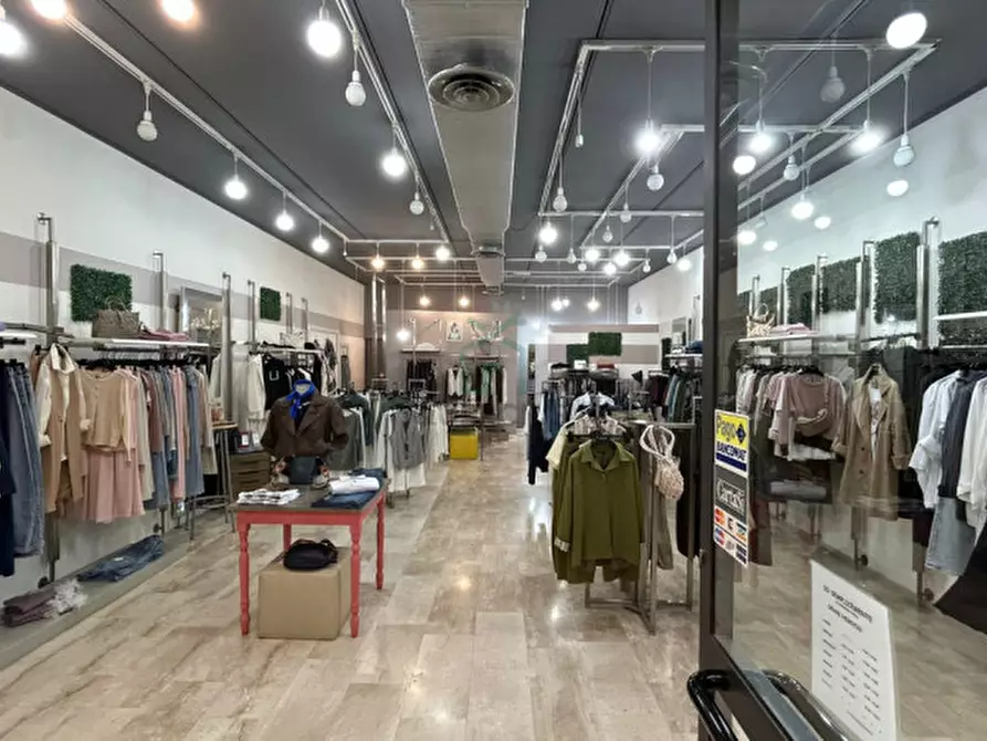 Immagine 6 di Negozio in vendita  in Via dell'Industria a Bussolengo