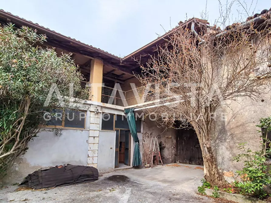 Immagine 2 di Rustico / casale in vendita  in Via Guglielmo Marconi a Nuvolera