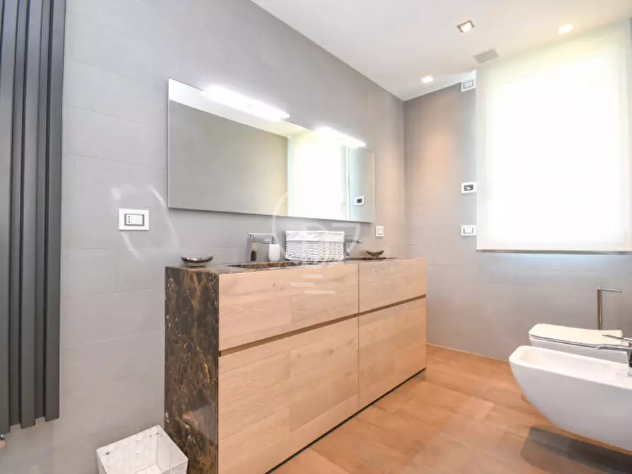 Immagine 15 di Appartamento in vendita  in Via Oriolo a Toscolano-Maderno