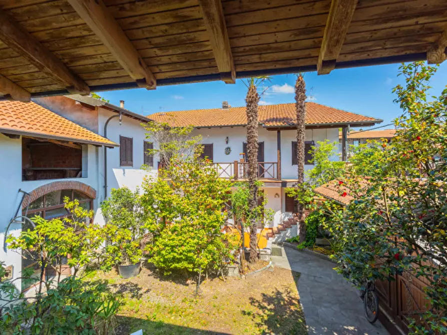 Immagine 1 di Casa indipendente in vendita  in Via Luigia Natan 6 a Invorio
