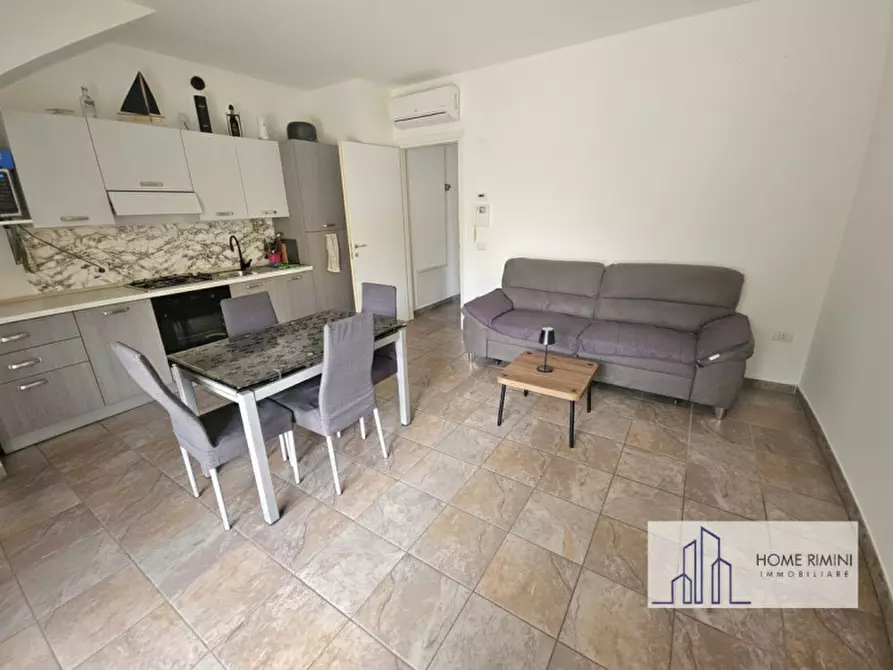 Immagine 3 di Appartamento in vendita  in Via Consolare Rimini-San Marino 164 a Rimini