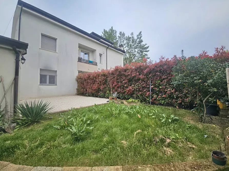 Immagine 7 di Appartamento in vendita  in Via Consolare Rimini-San Marino 164 a Rimini