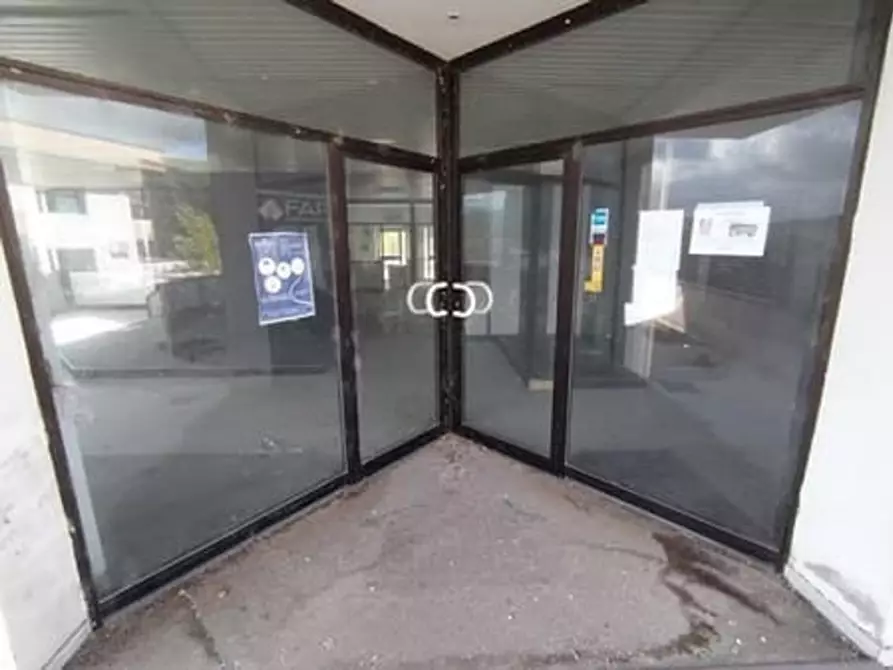 Immagine 2 di Negozio in vendita  in Contrada Motta, 87040 Castrolibero CS, Italia a Castrolibero