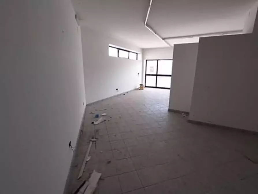 Immagine 4 di Negozio in vendita  in Contrada Motta, 87040 Castrolibero CS, Italia a Castrolibero