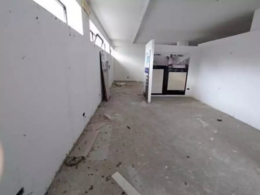 Immagine 6 di Negozio in vendita  in Contrada Motta, 87040 Castrolibero CS, Italia a Castrolibero