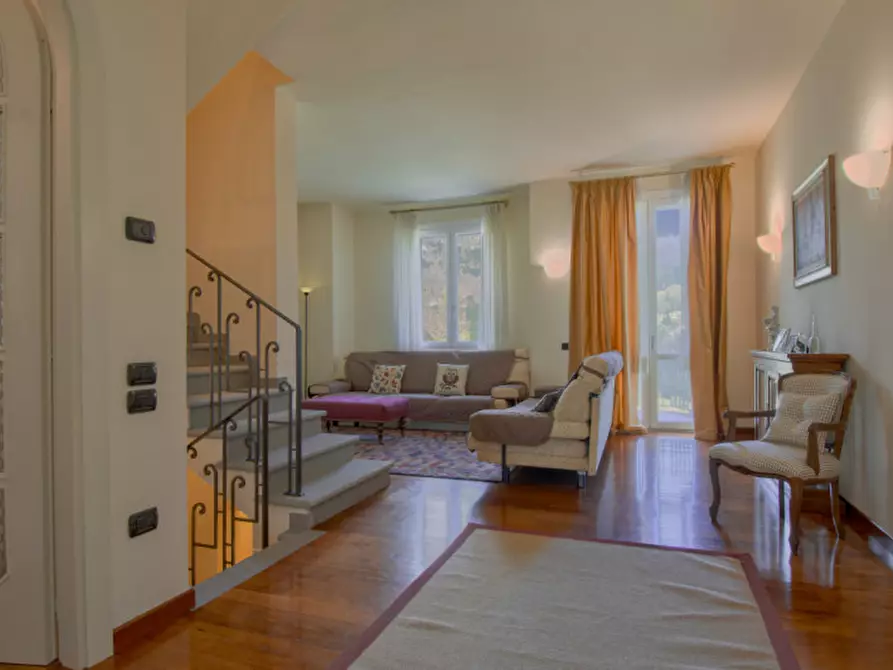 Immagine 2 di Villa in vendita  in Piazza della Chiesa a Cantagallo