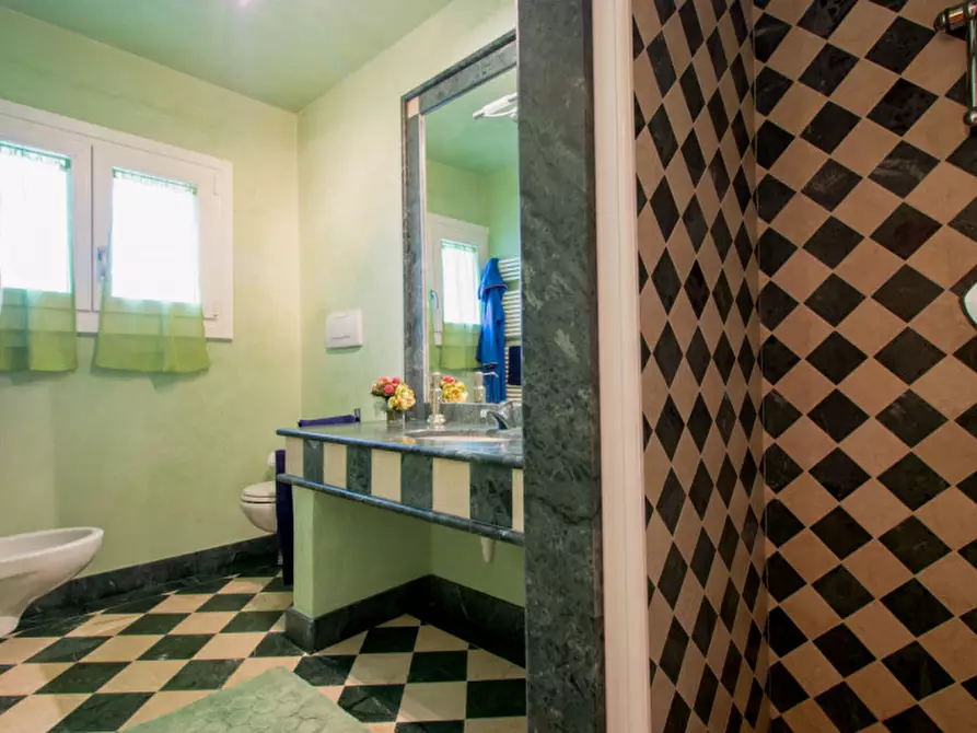 Immagine 12 di Villa in vendita  in Piazza della Chiesa a Cantagallo