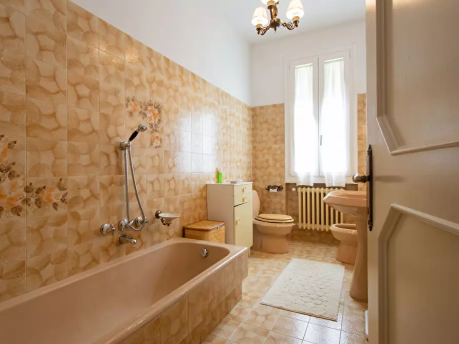 Immagine 17 di Villa in vendita  in Piazza della Chiesa a Cantagallo