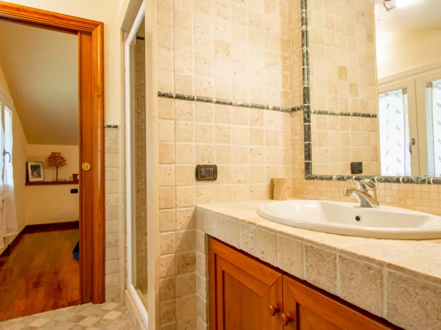 Immagine 26 di Villa in vendita  in Piazza della Chiesa a Cantagallo