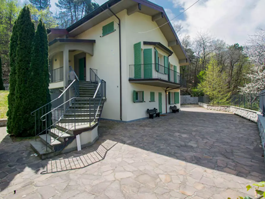 Immagine 30 di Villa in vendita  in Piazza della Chiesa a Cantagallo