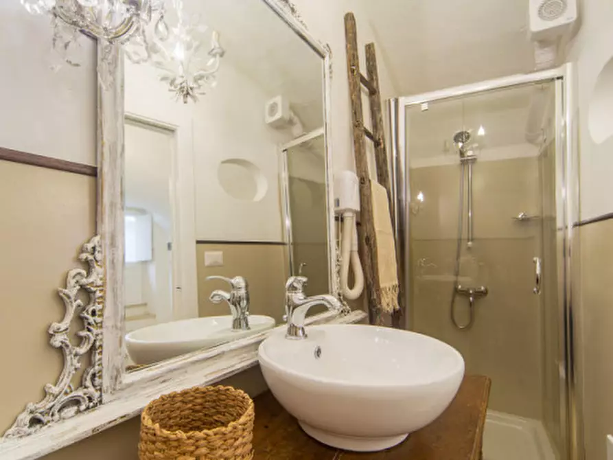 Immagine 17 di Casa indipendente in vendita  in Via C. Spagna a Gallipoli