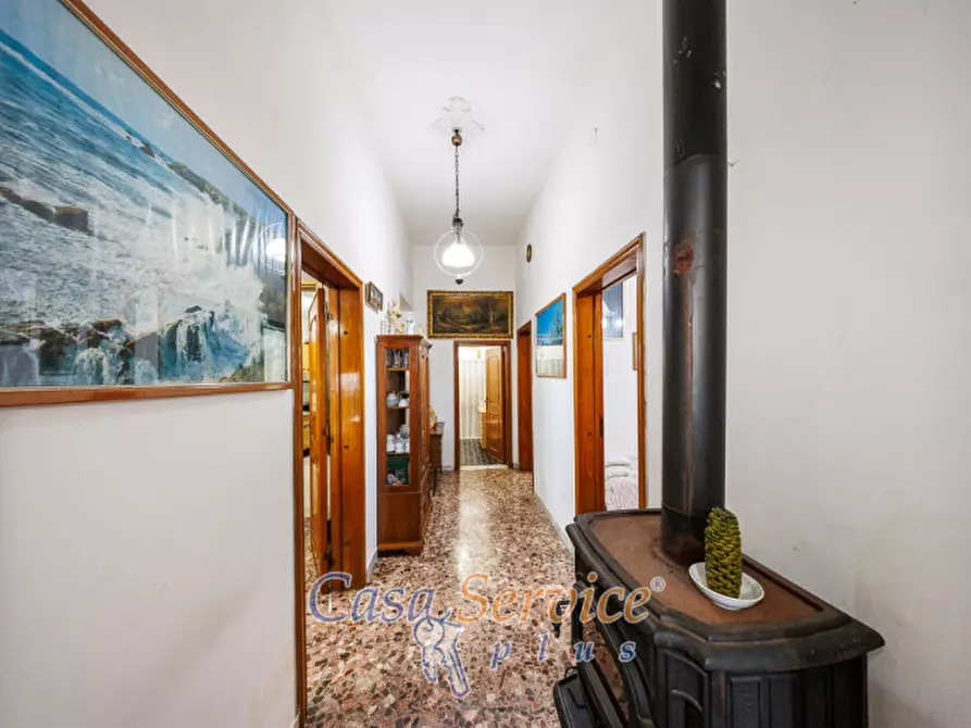 Immagine 3 di Casa indipendente in vendita  in Via Scategni a Taviano