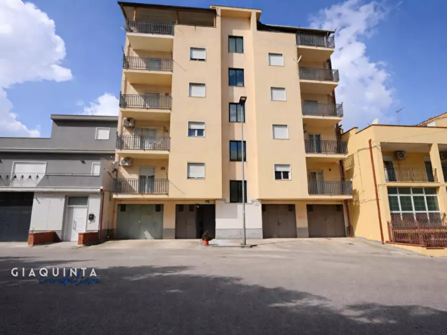 Immagine 17 di Appartamento in vendita  in Via Corrado Luigi Guzzanti Muratori N.04 a Mineo