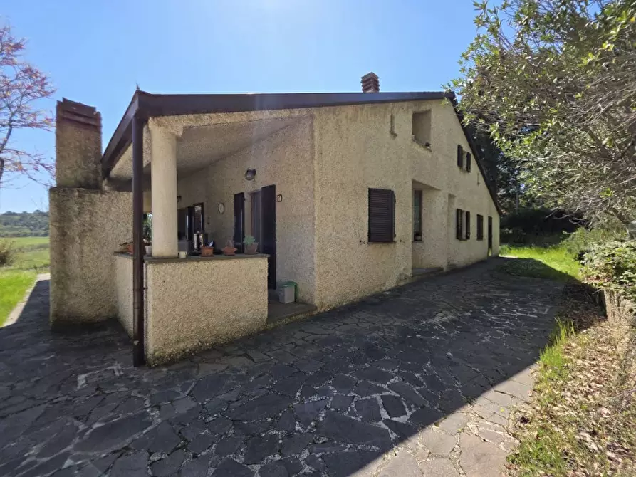 Immagine 2 di Villa in vendita  a Piegaro