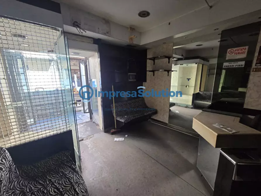 Immagine 6 di Negozio in affitto  in Via Matteo Renato Imbriani a Napoli