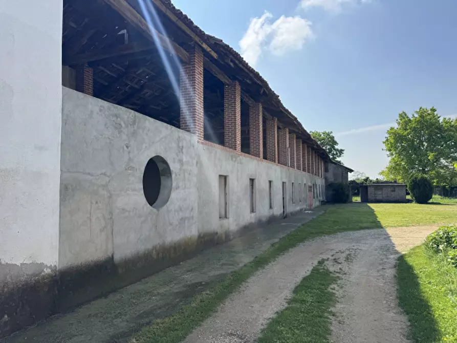 Immagine 6 di Rustico / casale in vendita  in scalenghe regione colletrale 36 a Scalenghe