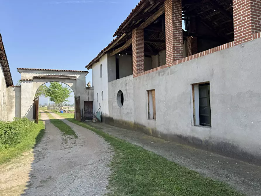 Immagine 7 di Rustico / casale in vendita  in scalenghe regione colletrale 36 a Scalenghe