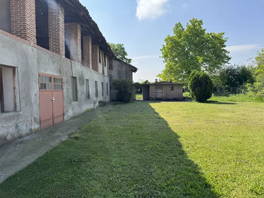 Immagine 9 di Rustico / casale in vendita  in scalenghe regione colletrale 36 a Scalenghe