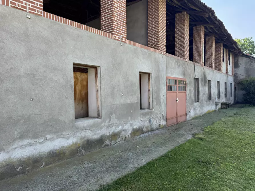 Immagine 10 di Rustico / casale in vendita  in scalenghe regione colletrale 36 a Scalenghe