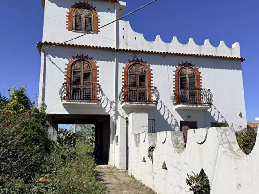 Immagine 2 di Appartamento in vendita  in Via Eolie a Barcellona Pozzo Di Gotto