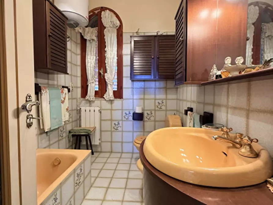 Immagine 8 di Appartamento in vendita  in Via Eolie a Barcellona Pozzo Di Gotto