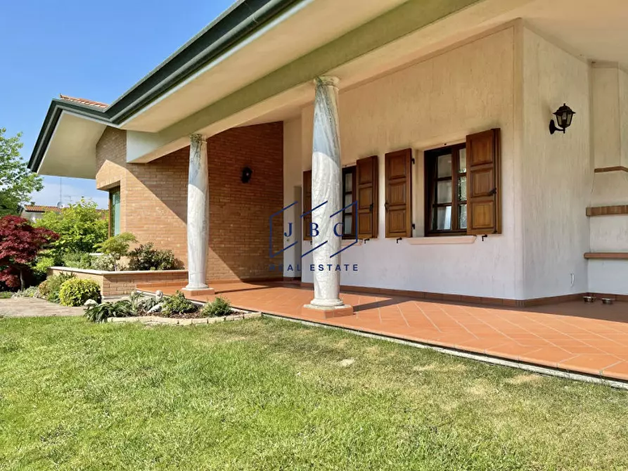 Immagine 3 di Villa in vendita  in via p.sepulcri 13 a Eraclea