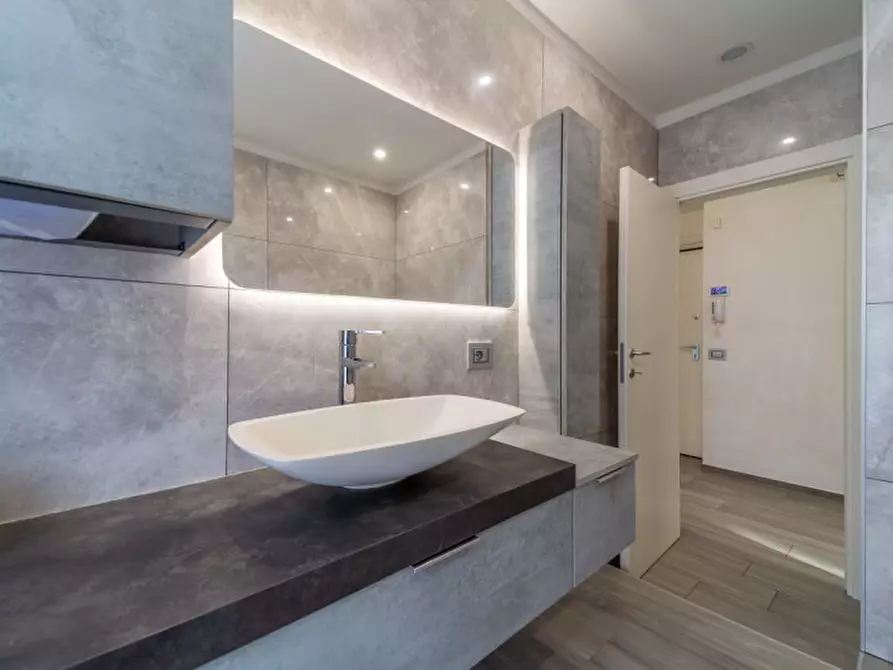 Immagine 18 di Appartamento in vendita  in Via Martiri della Liberazione a Parma