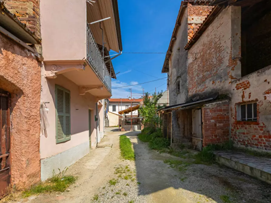 Immagine 32 di Villetta a schiera in vendita  in Via Giosuè Carducci n.35 a Cameri