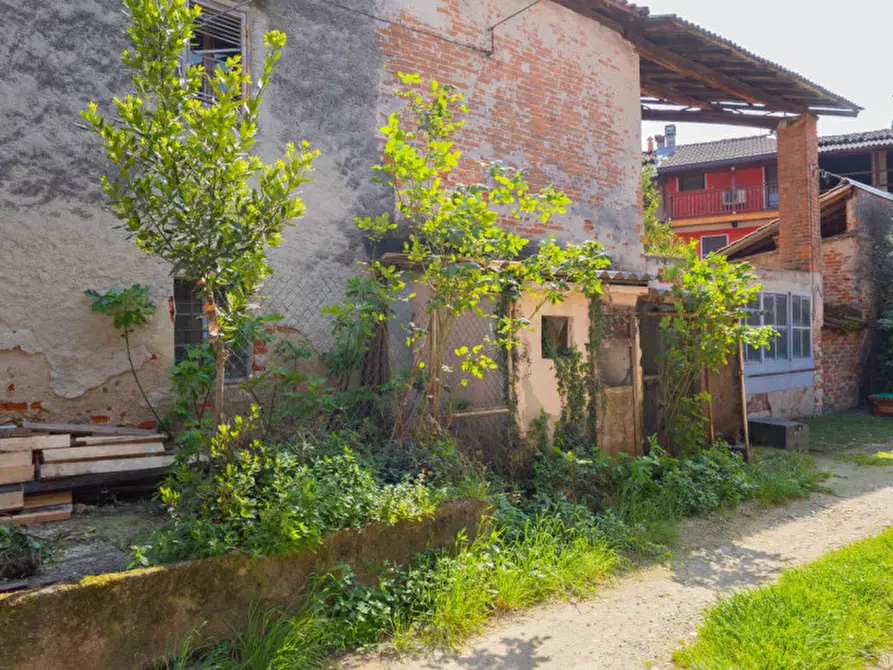 Immagine 35 di Villetta a schiera in vendita  in Via Giosuè Carducci n.35 a Cameri
