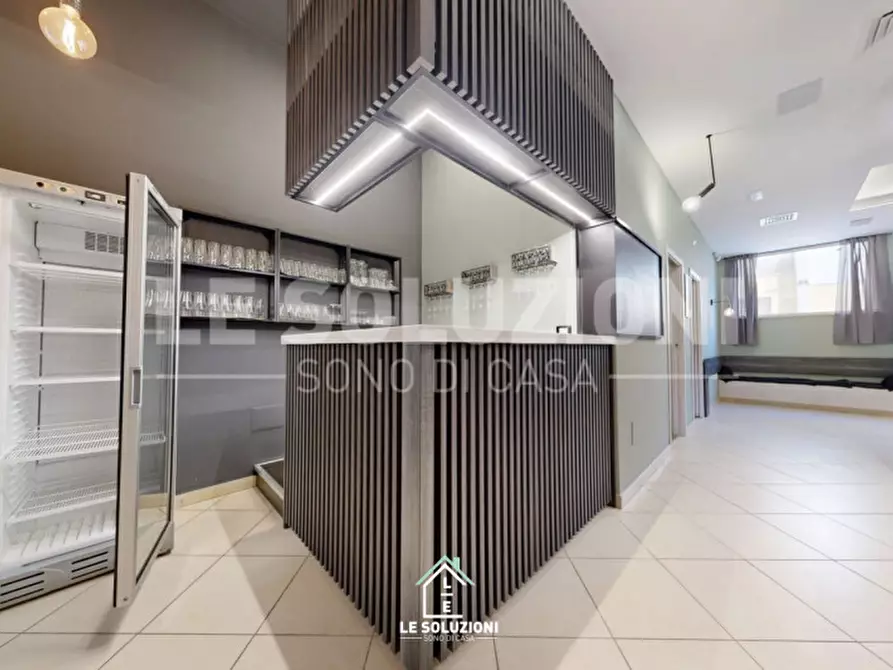 Immagine 8 di Attività commerciale in vendita  in Via Pietro Simone 17 a Castellana Grotte