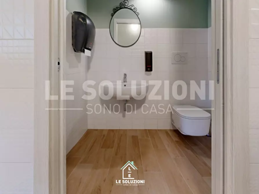 Immagine 19 di Attività commerciale in vendita  in Via Pietro Simone 17 a Castellana Grotte