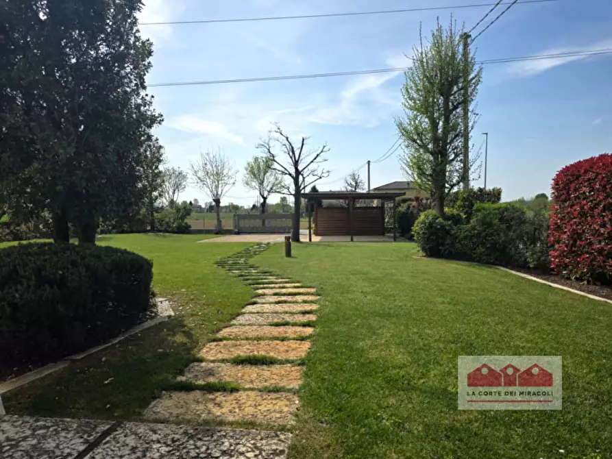 Immagine 6 di Casa bifamiliare in vendita  in Via Pasubio a Castegnero