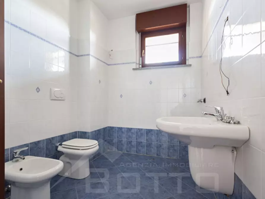 Immagine 11 di Appartamento in vendita  in via vivaldi 2 a Borgomanero