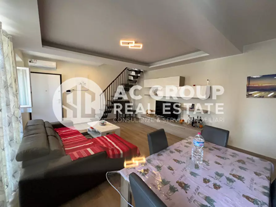 Immagine 1 di Appartamento in vendita  in Via Gian Battista Grassi a Rovellasca